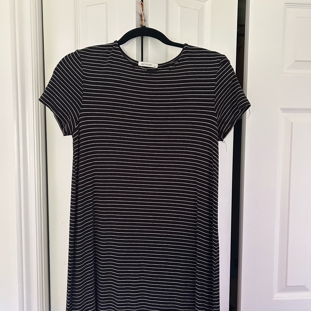 Casual Black and White T-Shirt Dress
